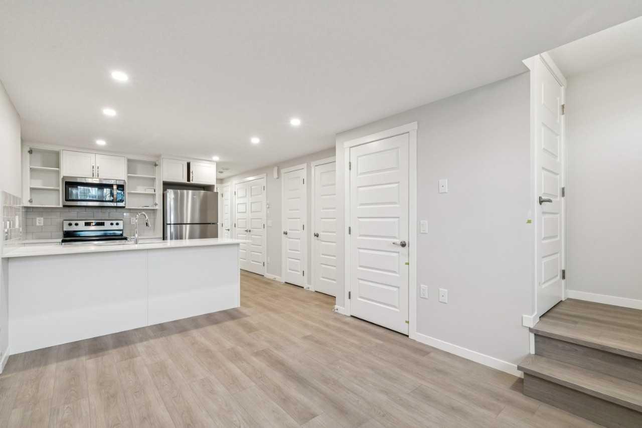 1112, 135 Mahogany Parade SE