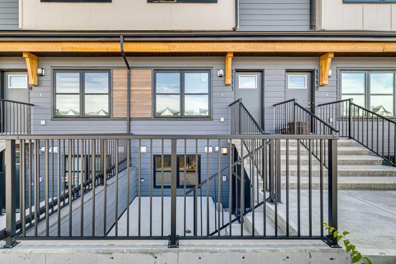 1112, 135 Mahogany Parade SE