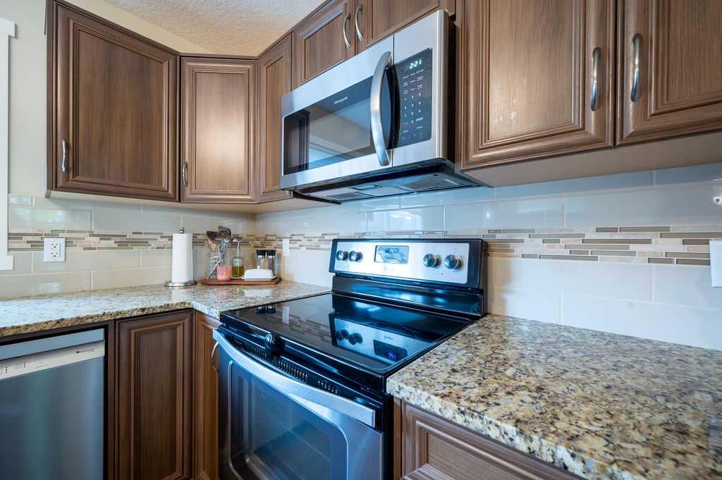 25 Marine Drive SE