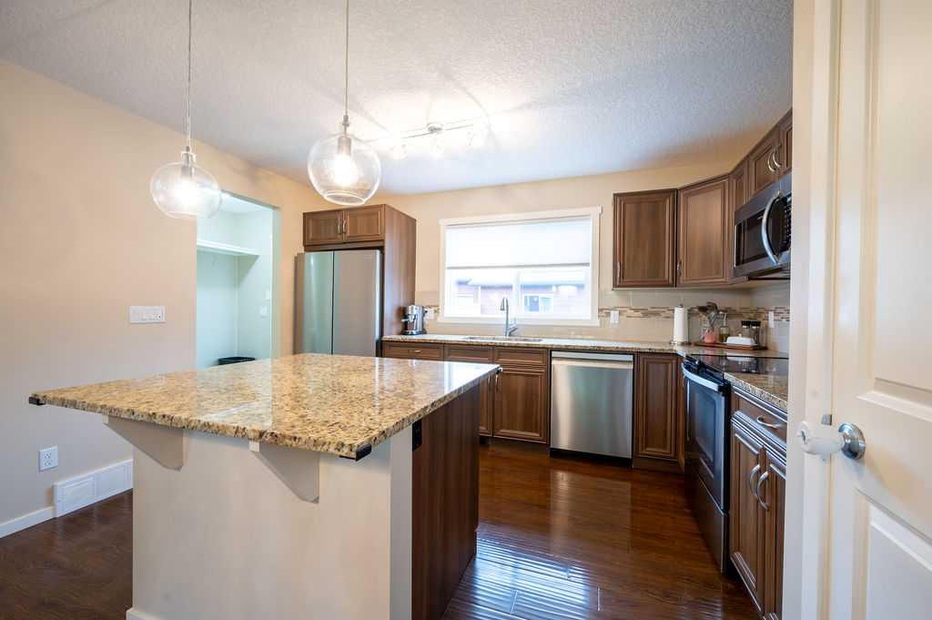 25 Marine Drive SE