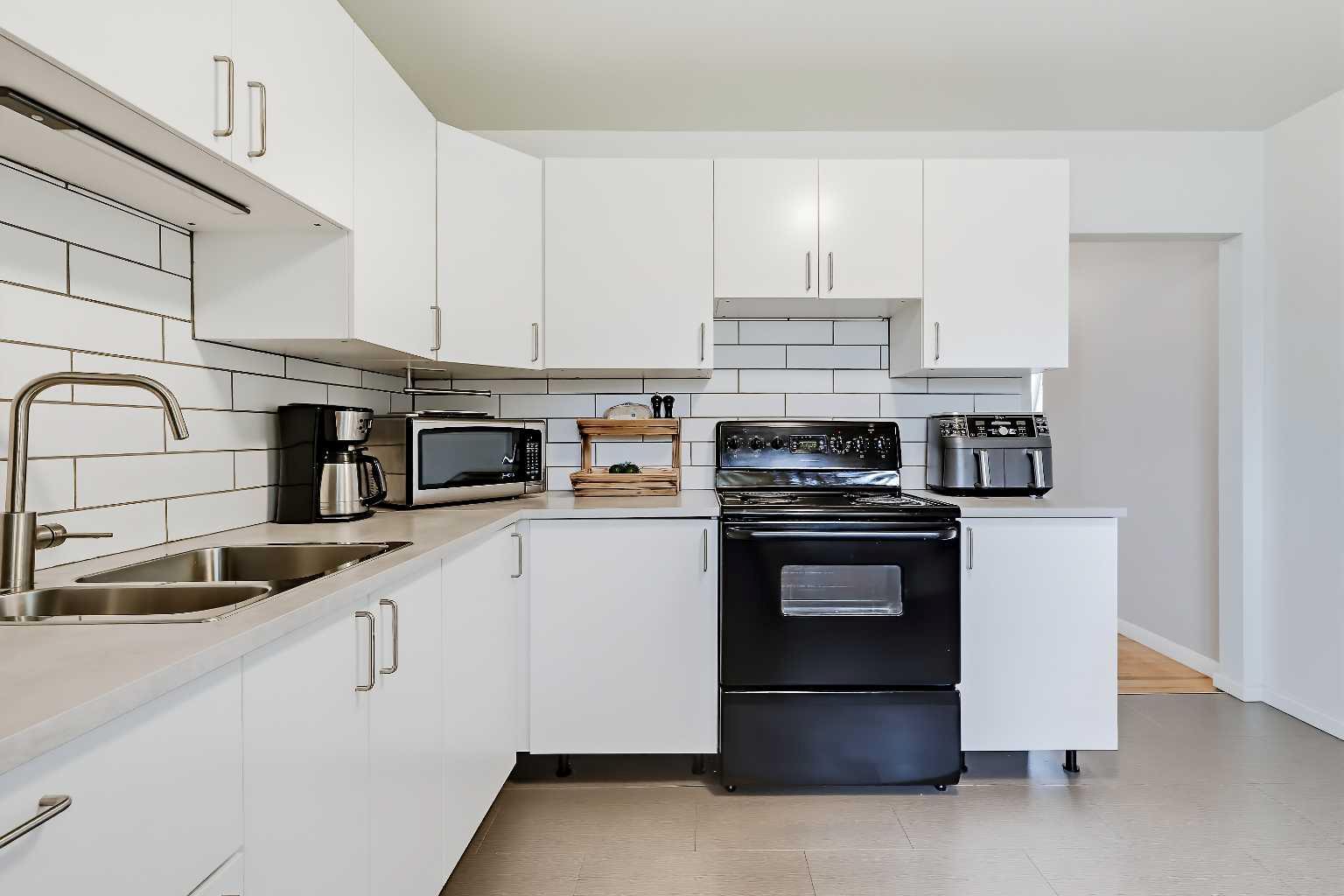 176 Frobisher Boulevard SE
