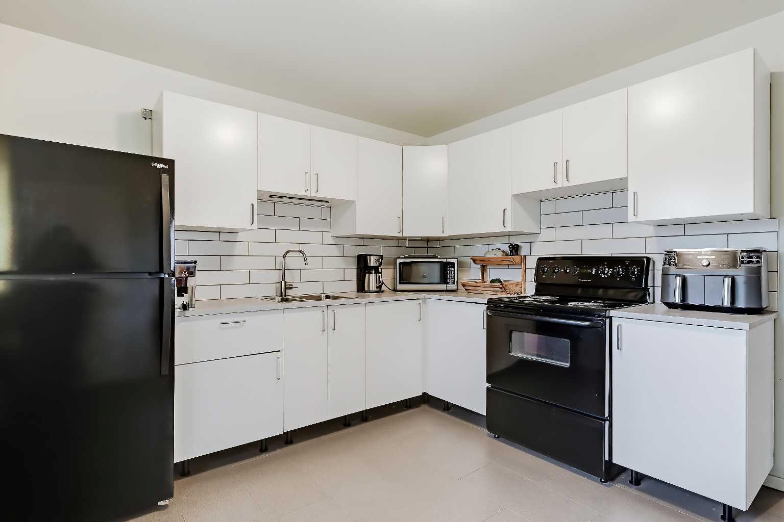 176 Frobisher Boulevard SE