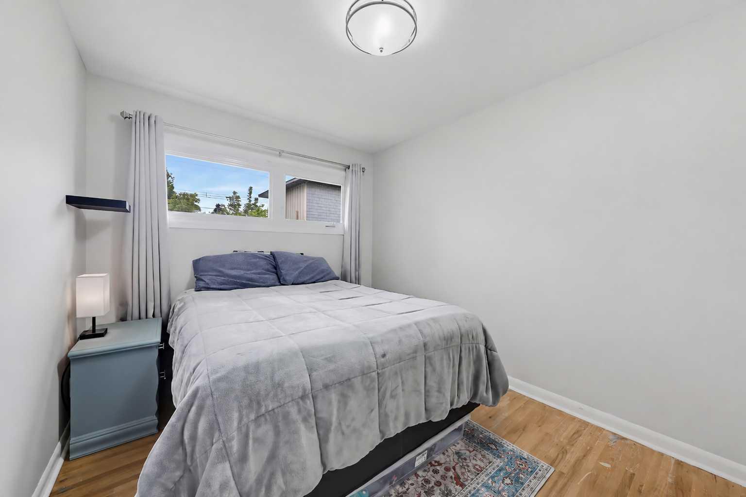 176 Frobisher Boulevard SE