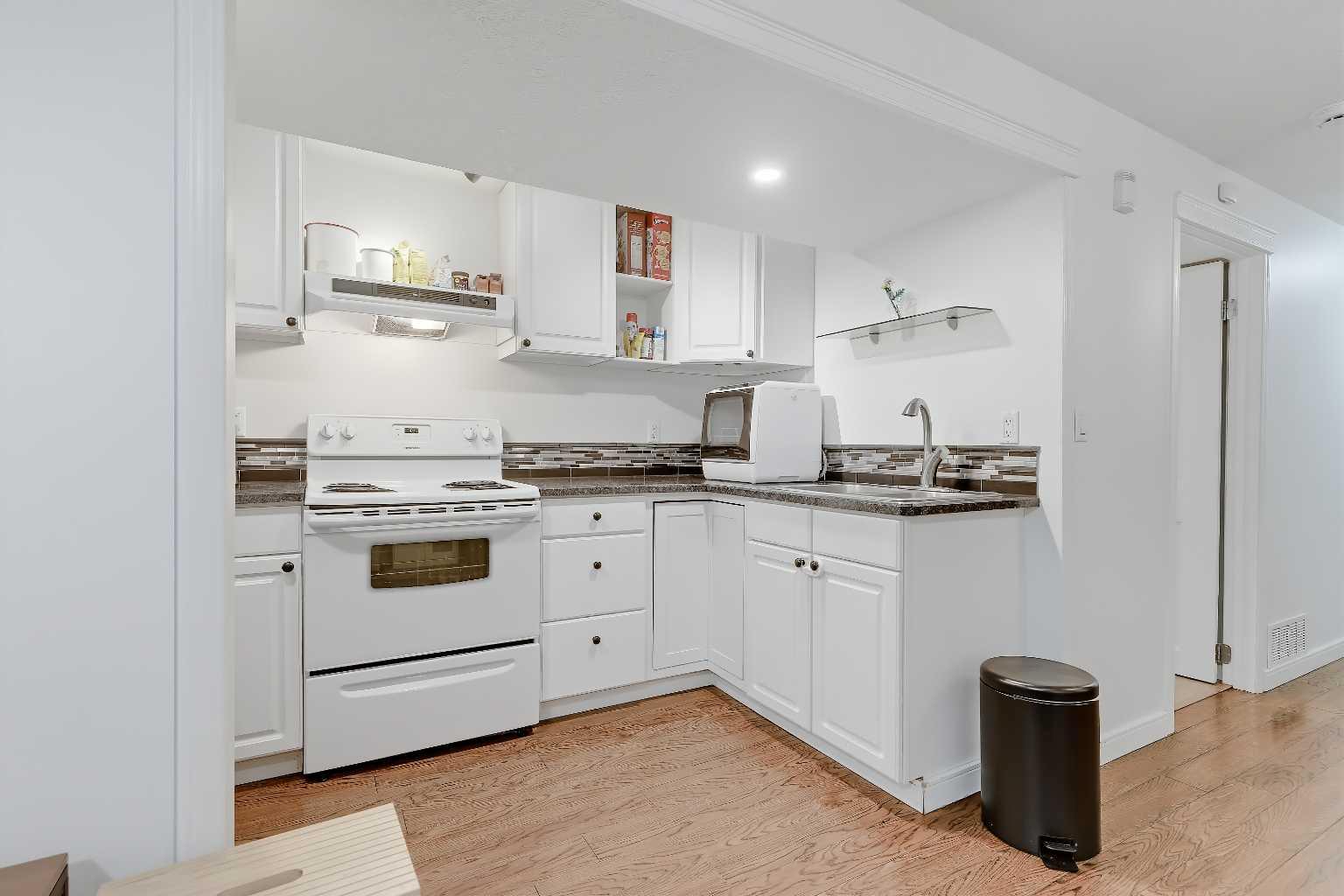 176 Frobisher Boulevard SE