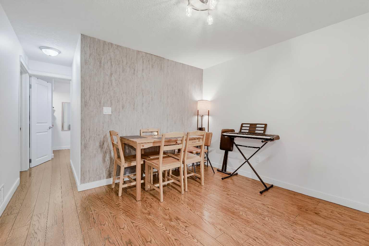 176 Frobisher Boulevard SE
