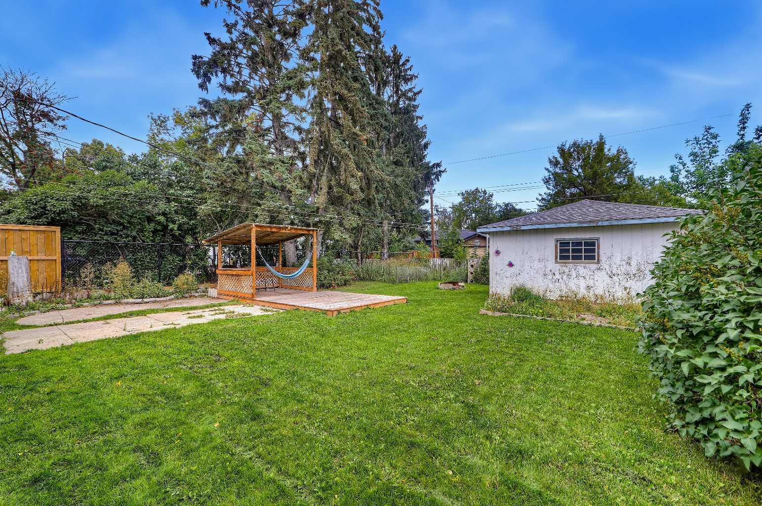 176 Frobisher Boulevard SE