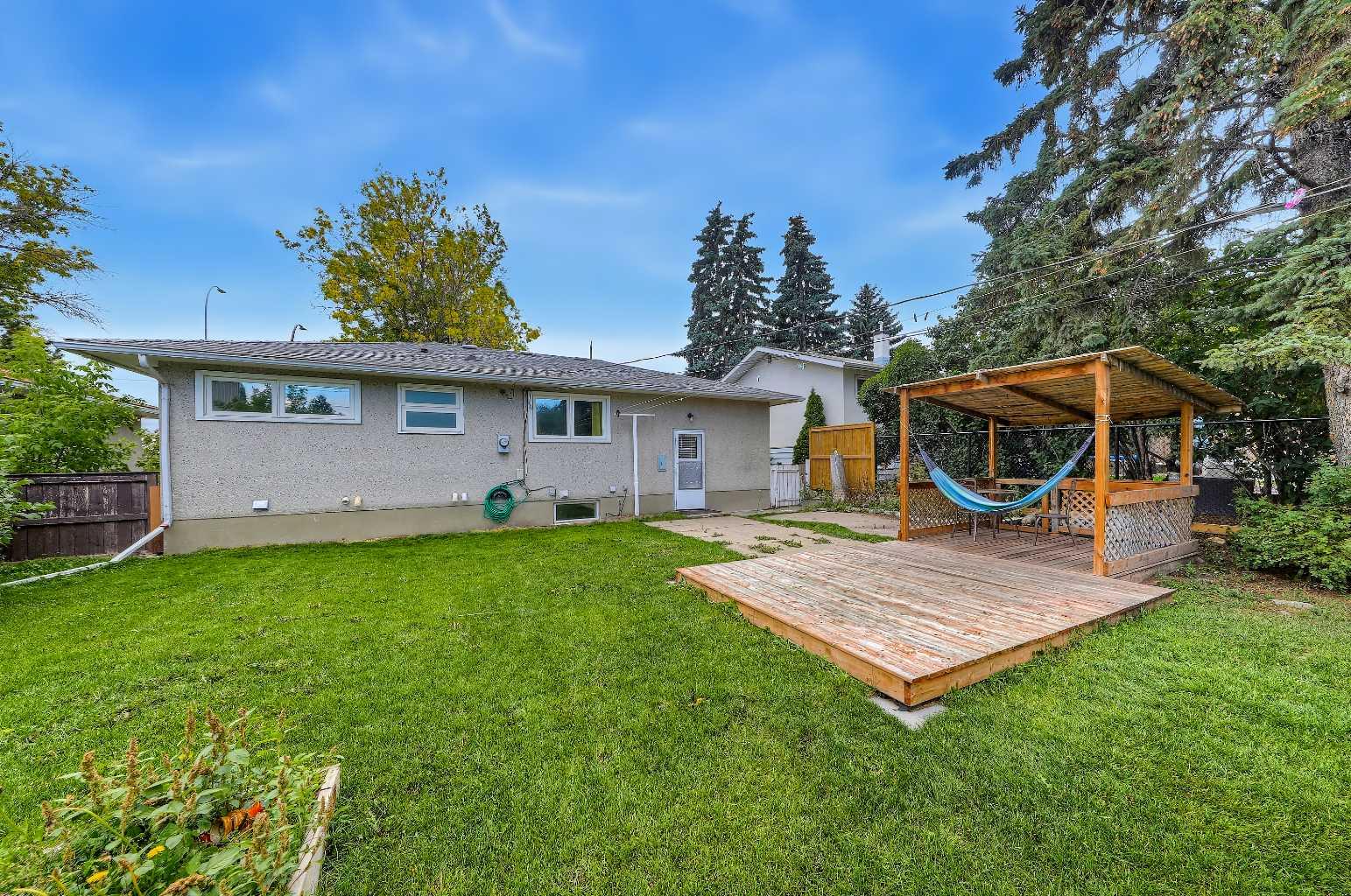 176 Frobisher Boulevard SE