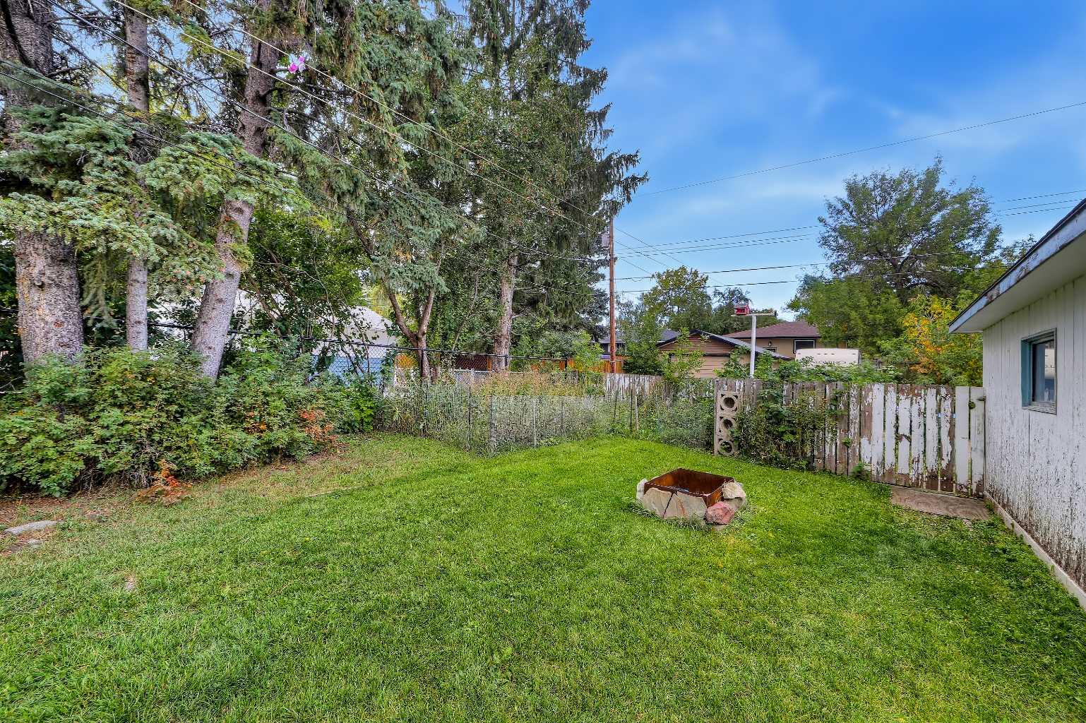 176 Frobisher Boulevard SE