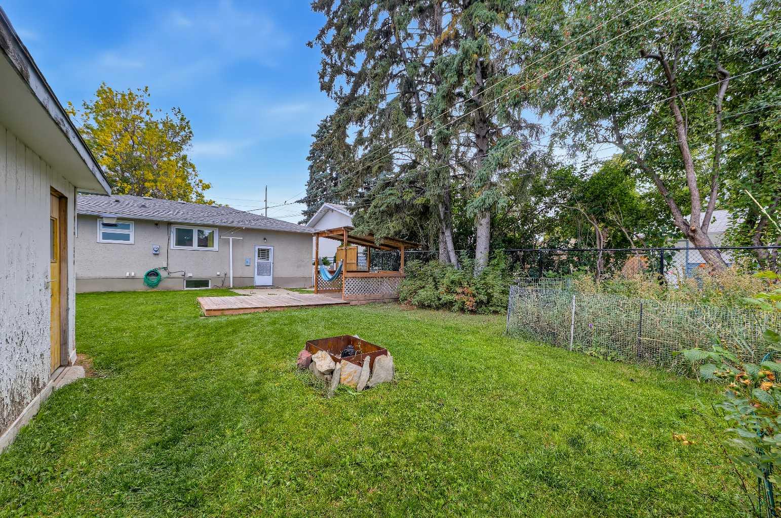 176 Frobisher Boulevard SE