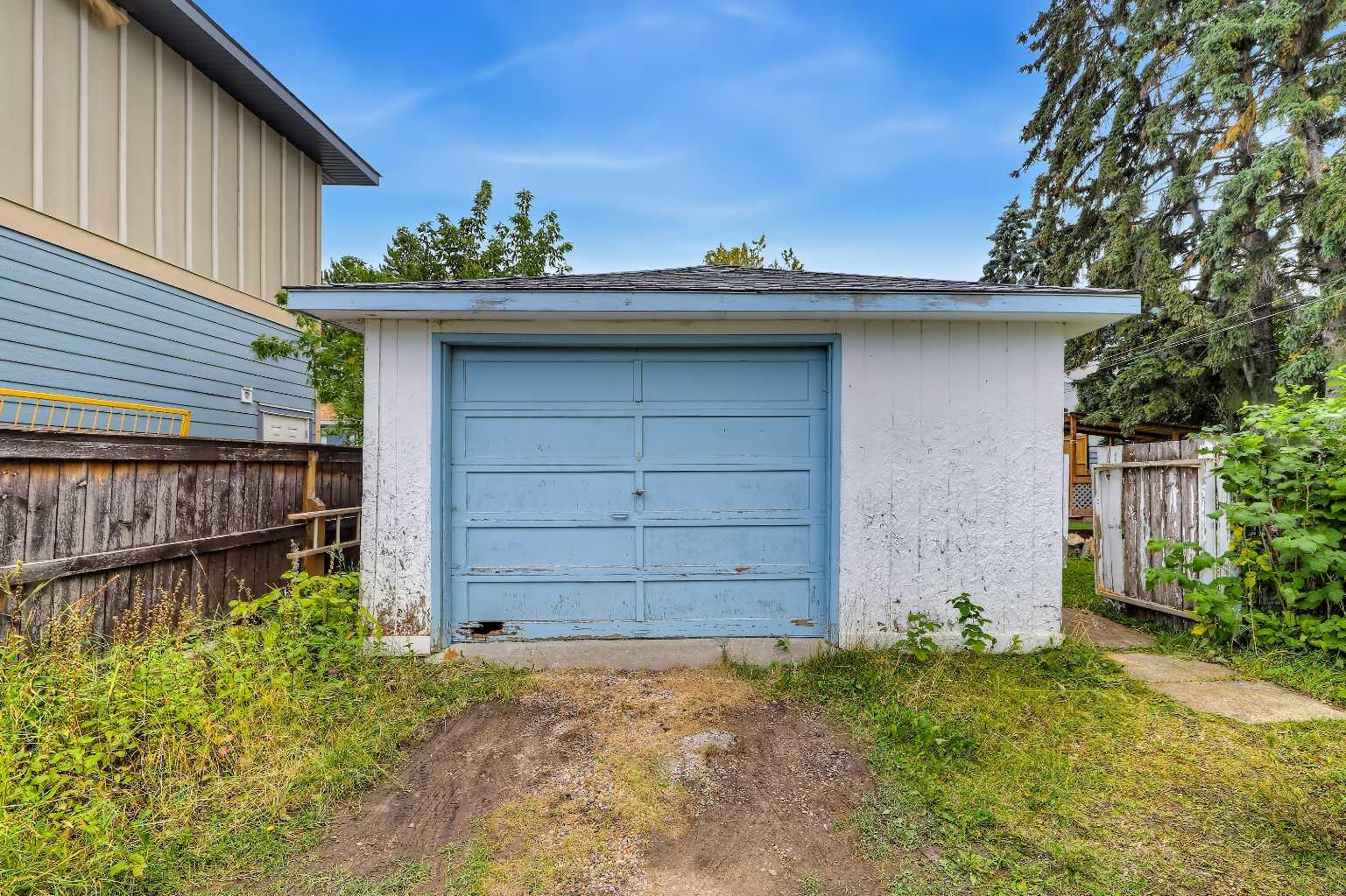 176 Frobisher Boulevard SE