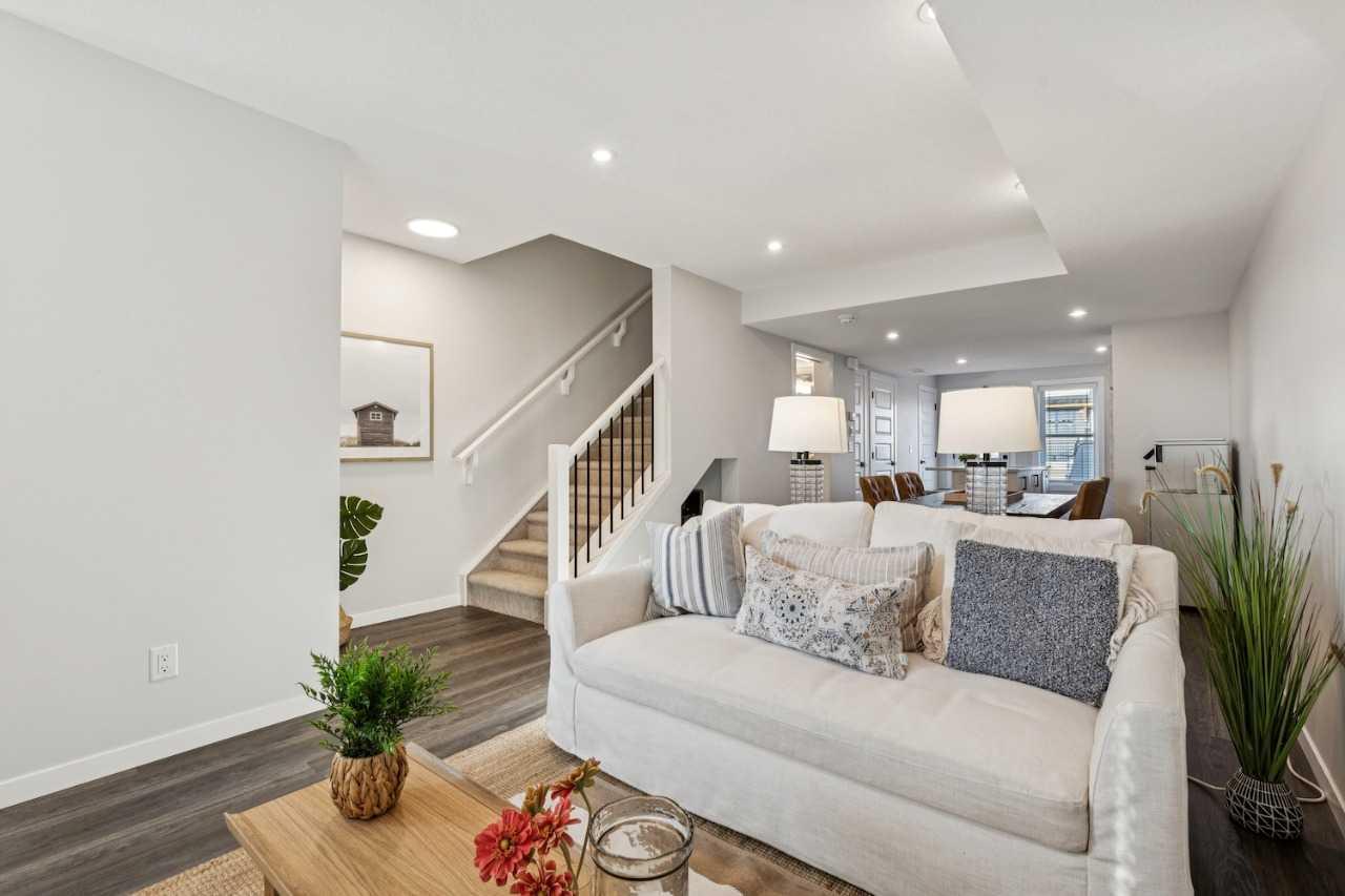 1203, 135 Mahogany Parade SE
