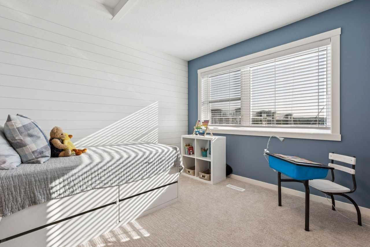 1203, 135 Mahogany Parade SE