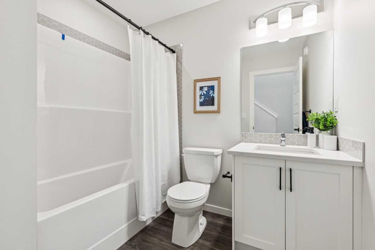 1203, 135 Mahogany Parade SE