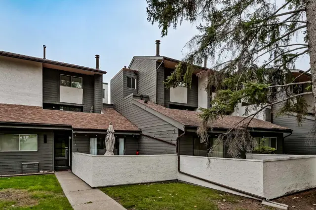 1006, 2520 Palliser Drive SW