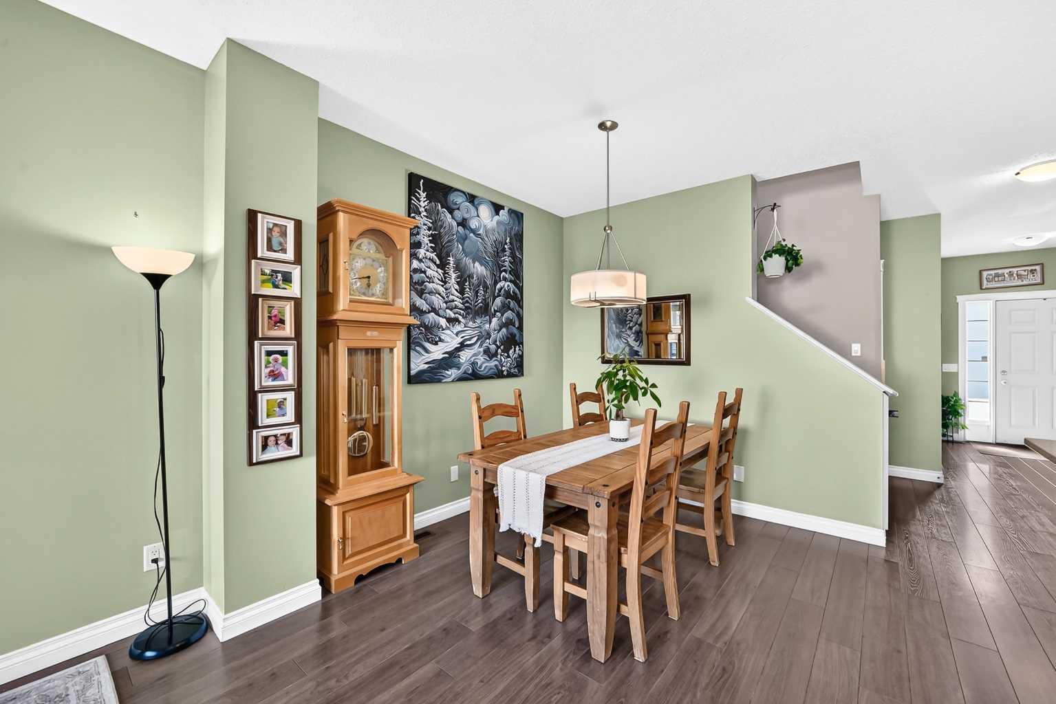 10 Reunion Grove NW