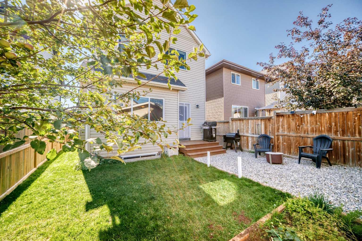 10 Reunion Grove NW
