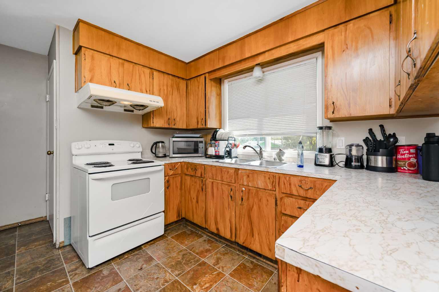 823 Sabrina Road SW