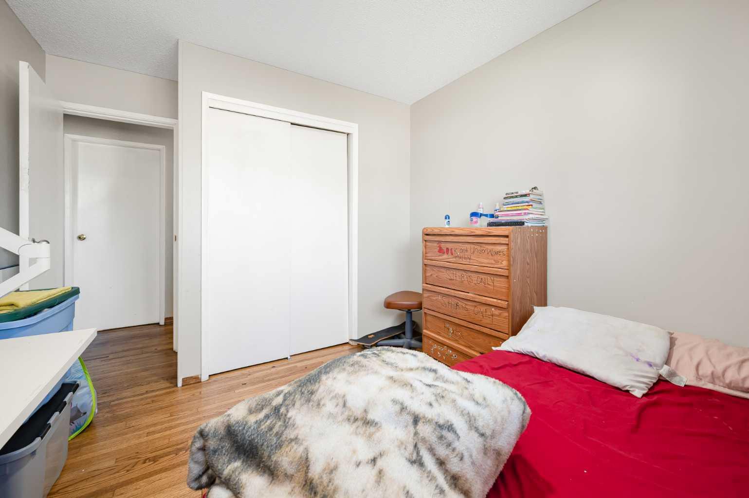 823 Sabrina Road SW