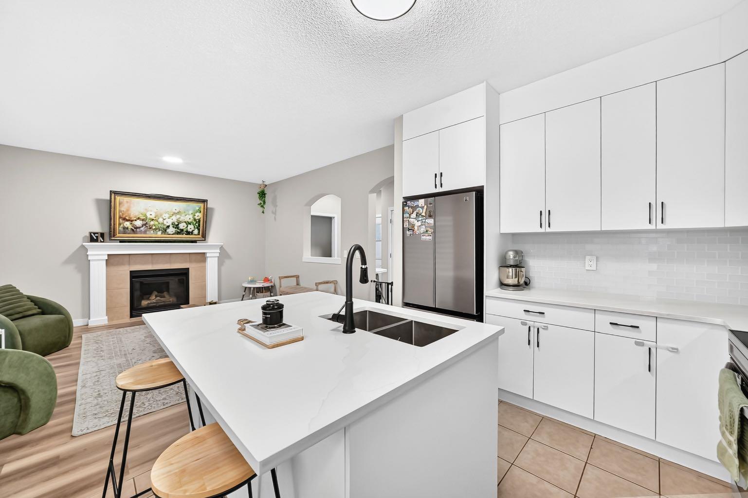 793 Luxstone Landing 