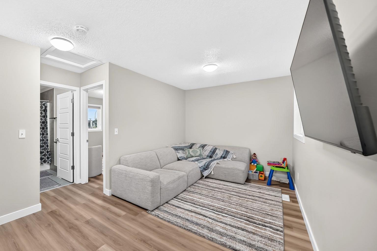 793 Luxstone Landing 
