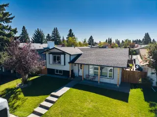 1215 Lake Twintree Drive SE