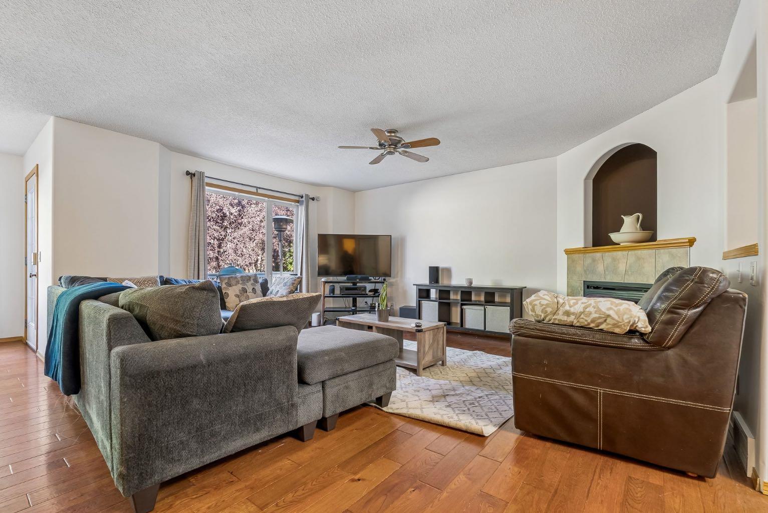 8 Fairways Place NW