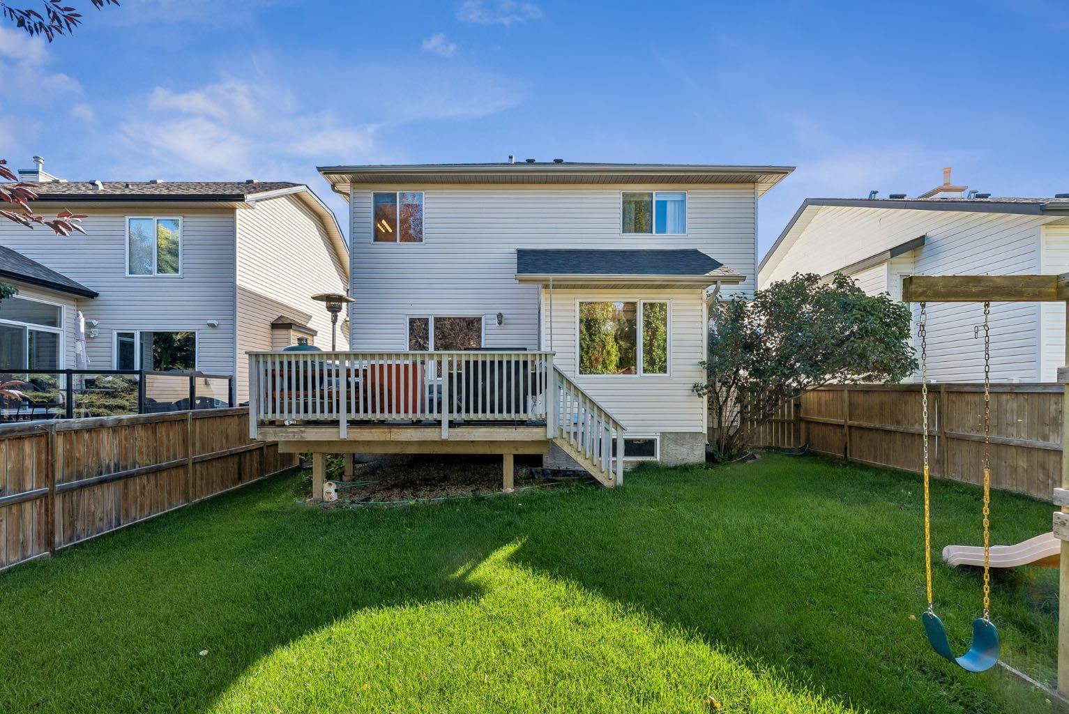 8 Fairways Place NW