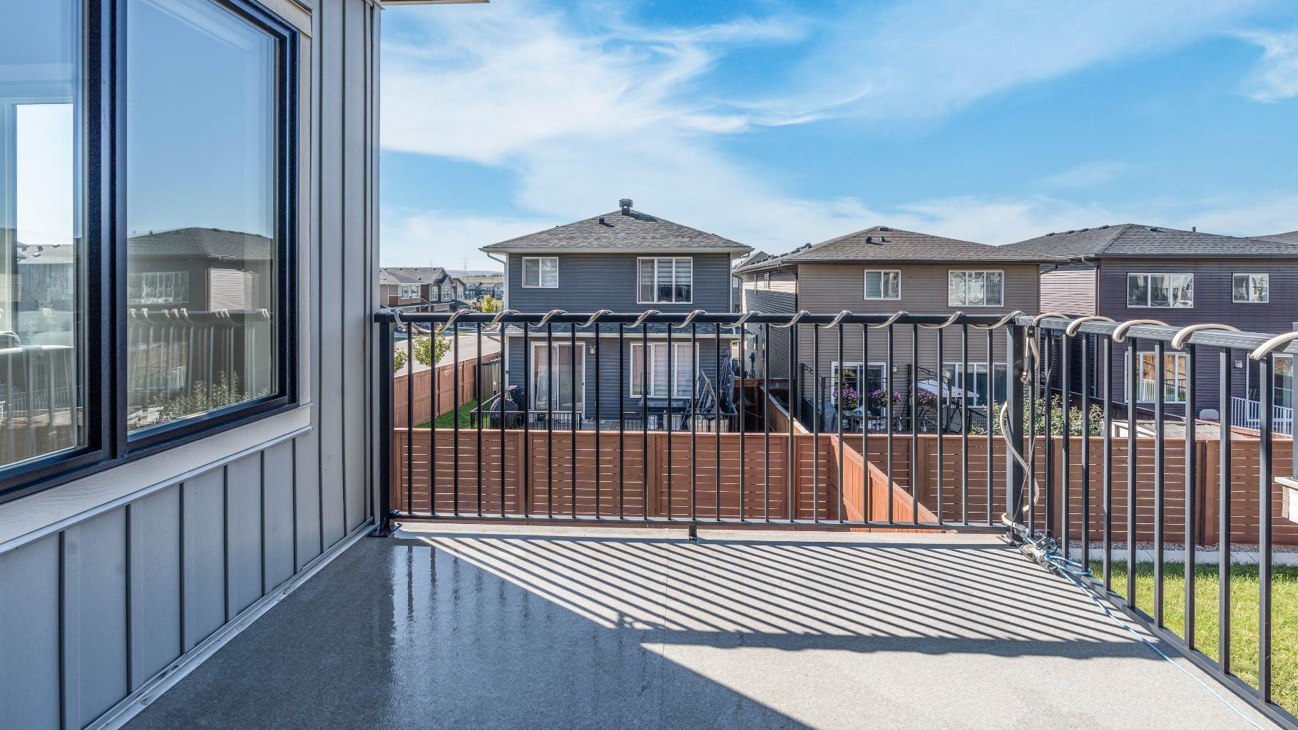 35 Carringvue Street NW