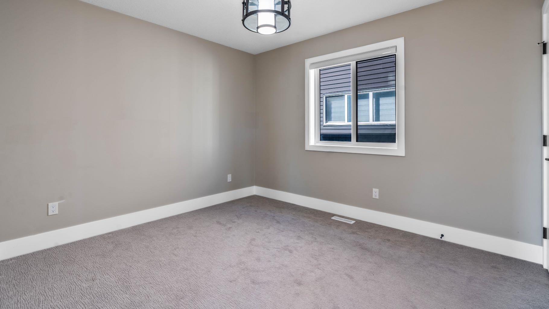 35 Carringvue Street NW