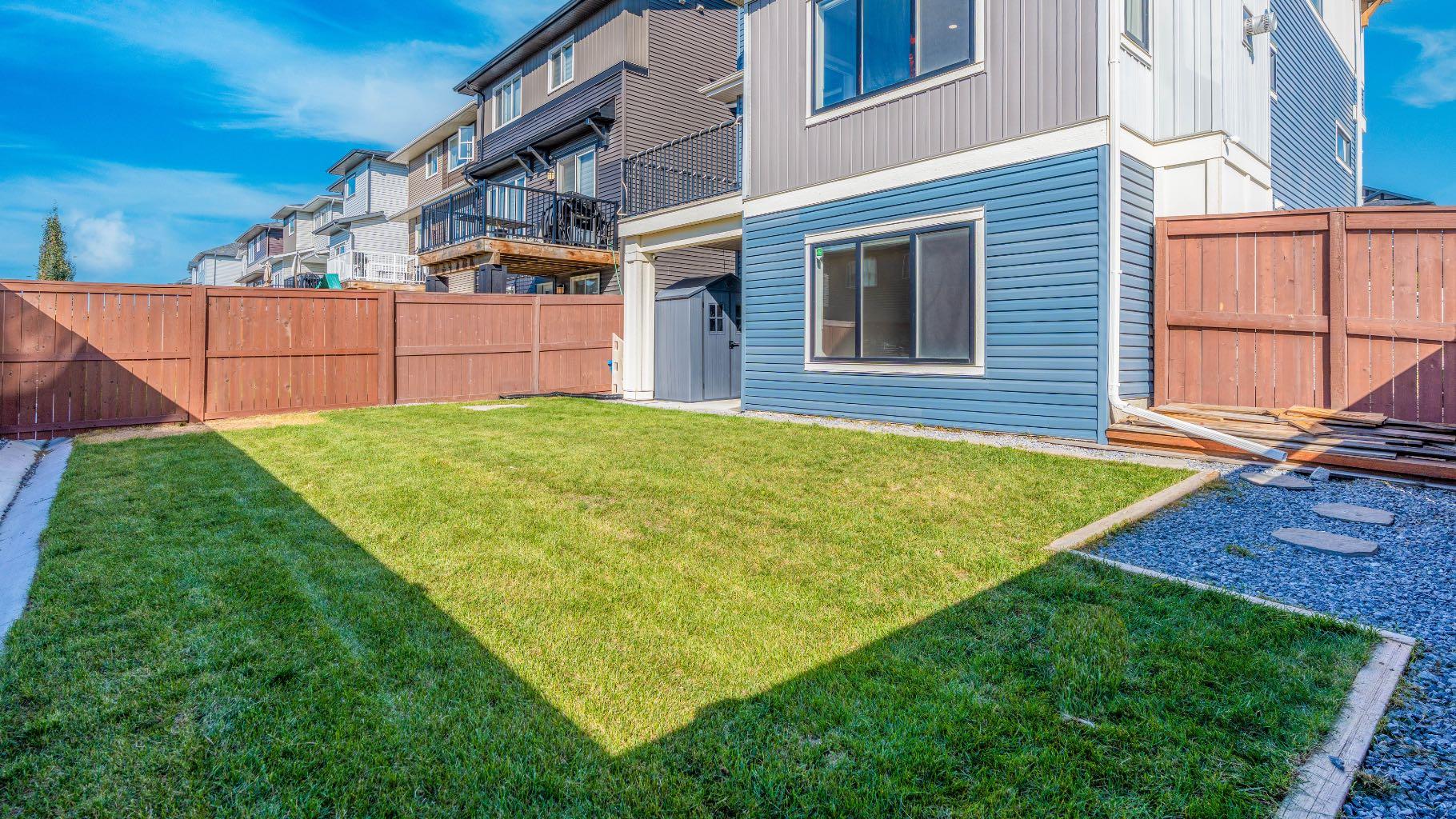 35 Carringvue Street NW