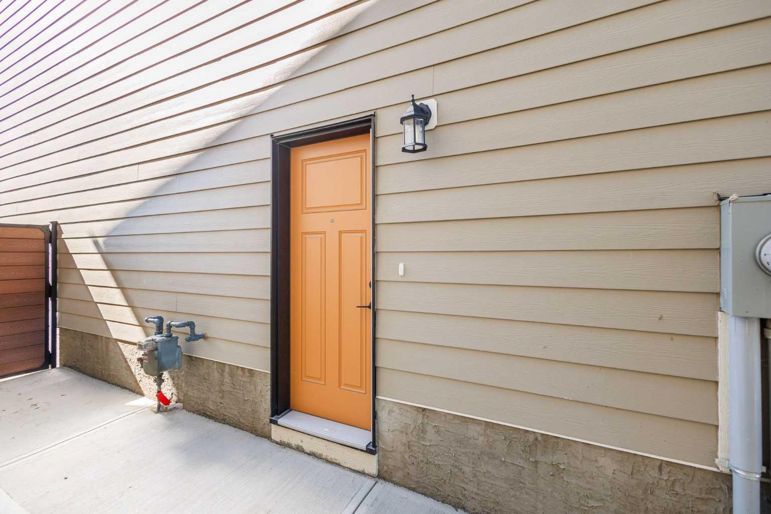 37 Rowmont Common NW