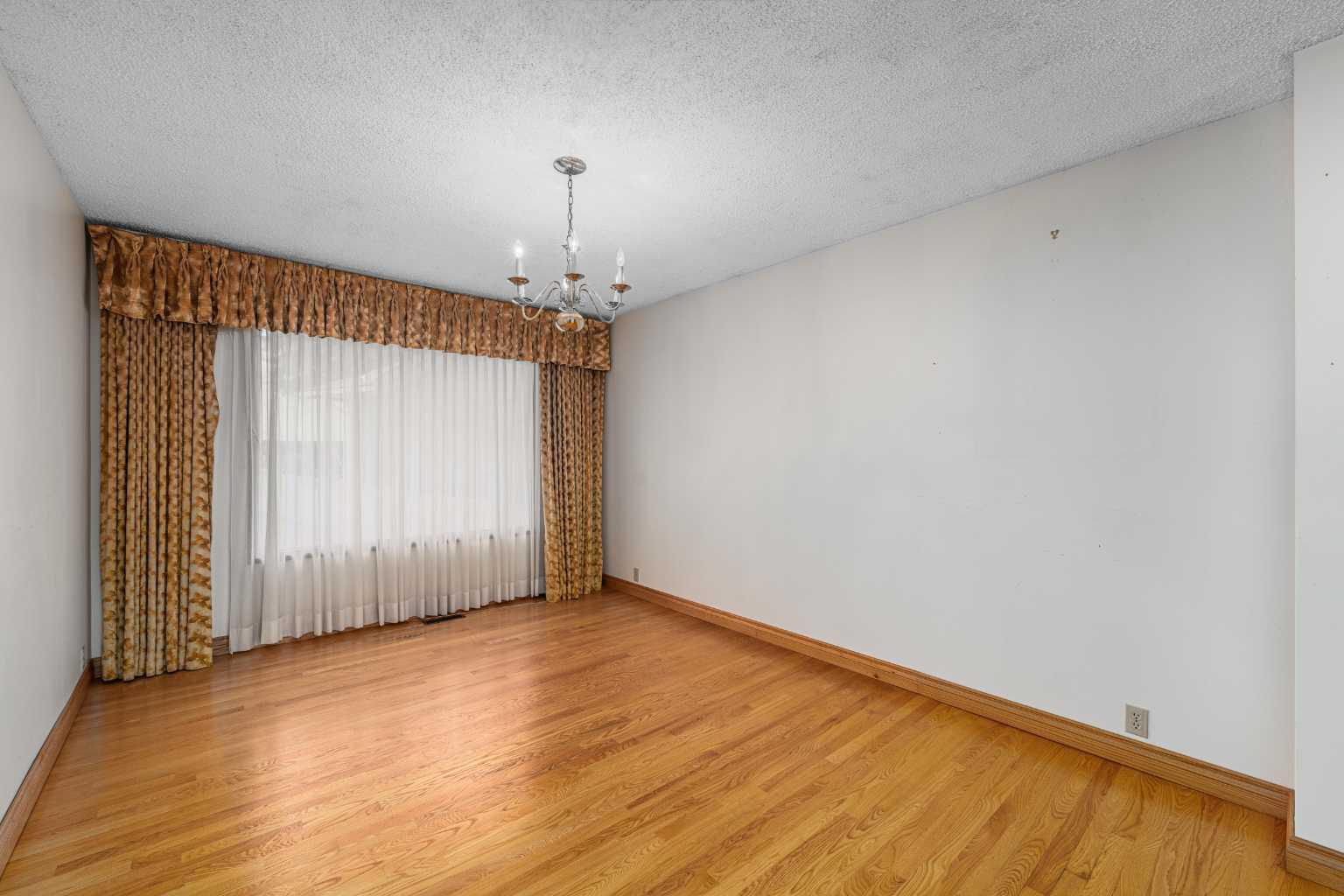 940 Edgemont Road NW