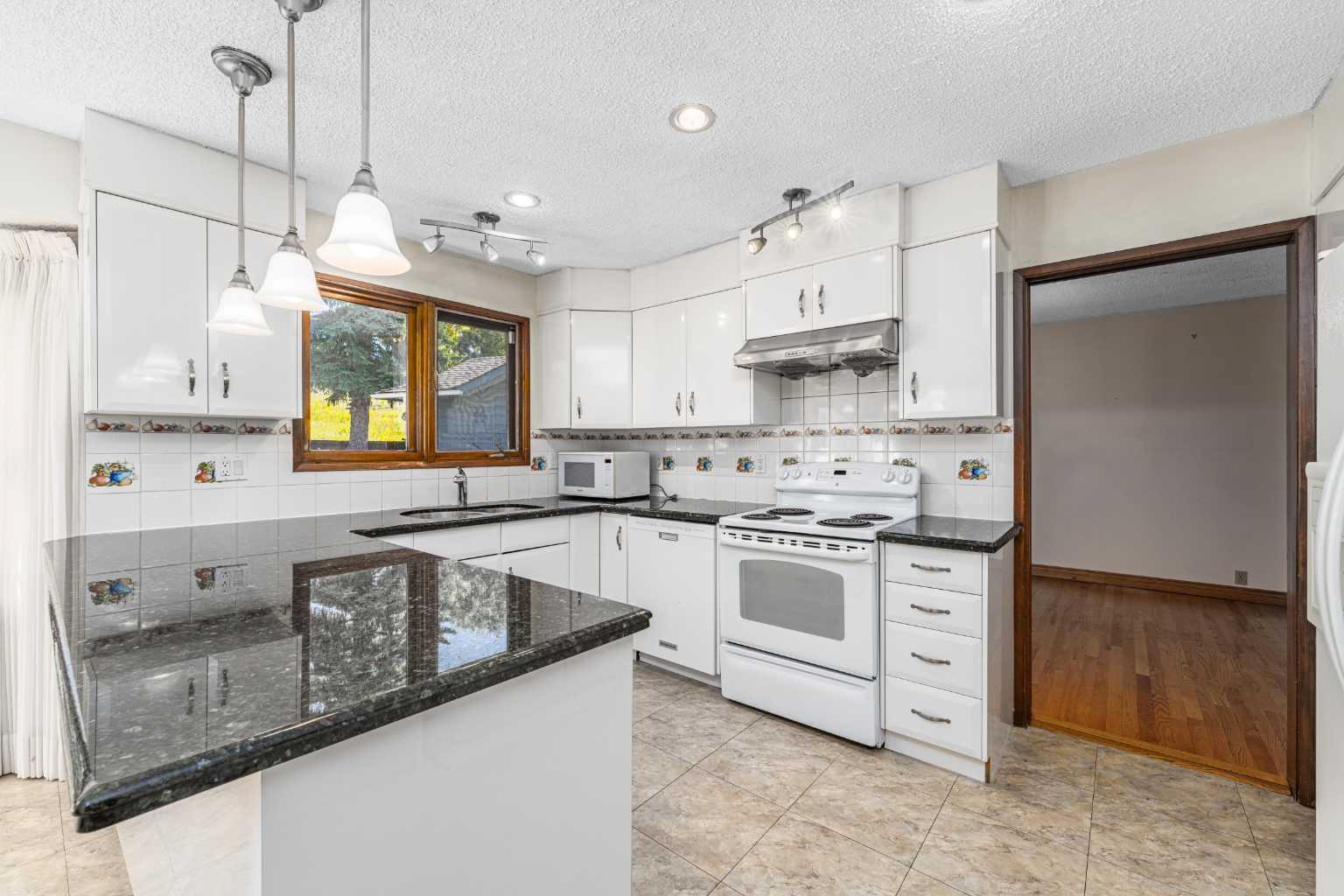 940 Edgemont Road NW