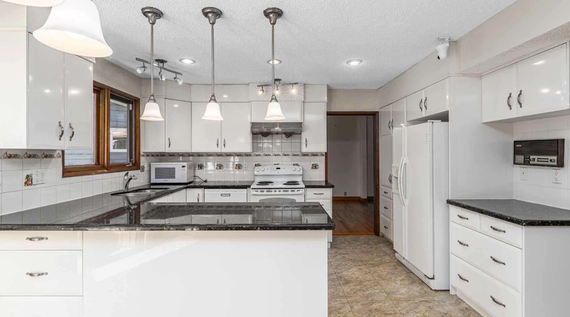 940 Edgemont Road NW