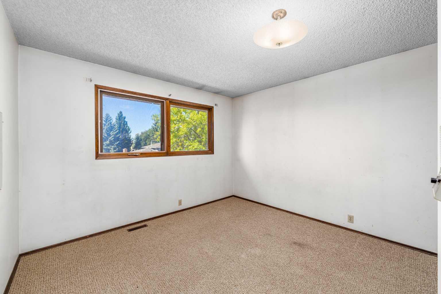 940 Edgemont Road NW
