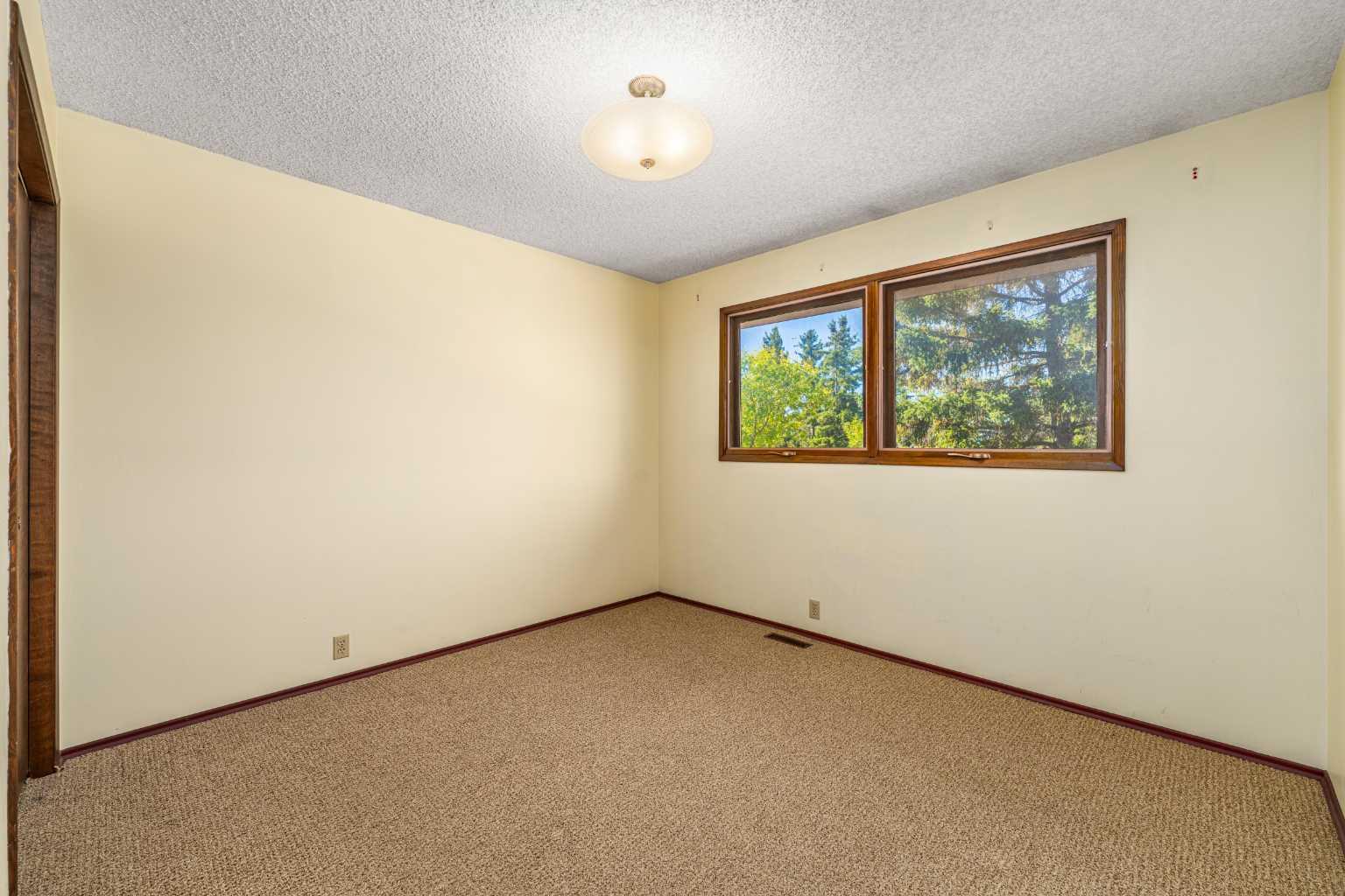 940 Edgemont Road NW