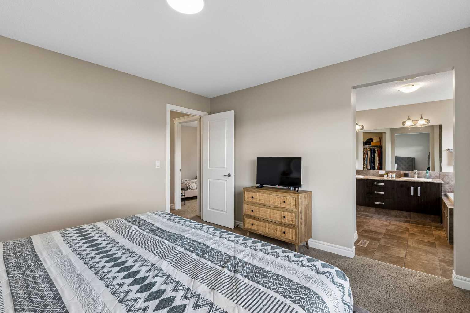 36 Sage Berry Link NW