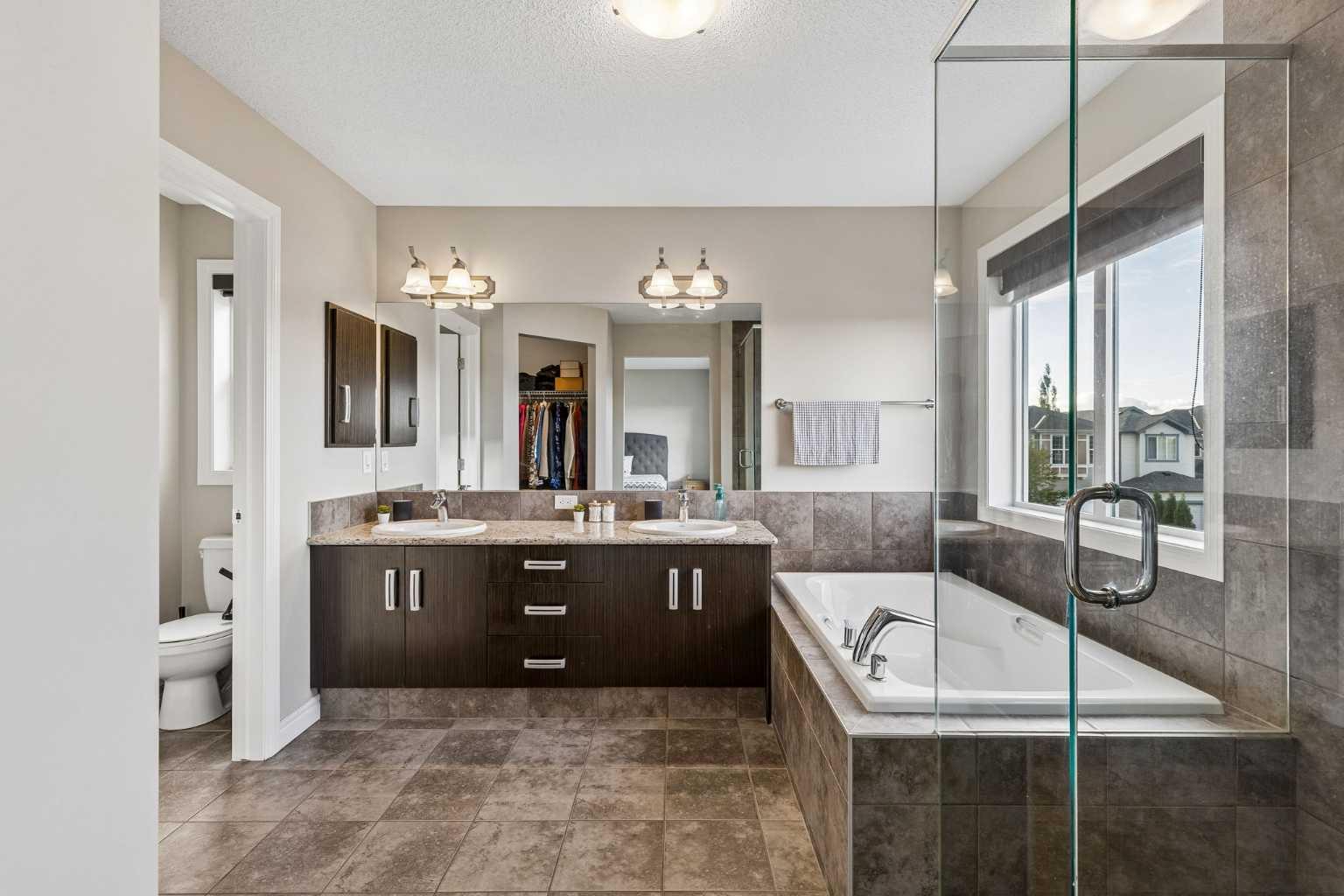 36 Sage Berry Link NW