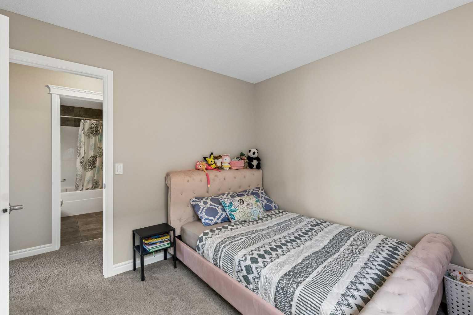 36 Sage Berry Link NW