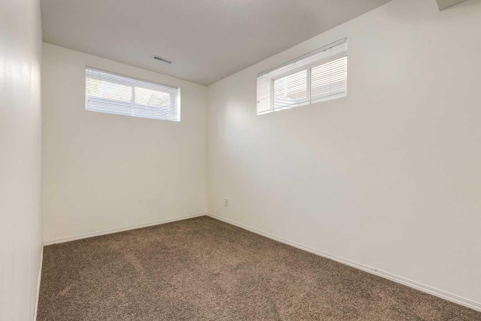 87 Royal Elm Way NW
