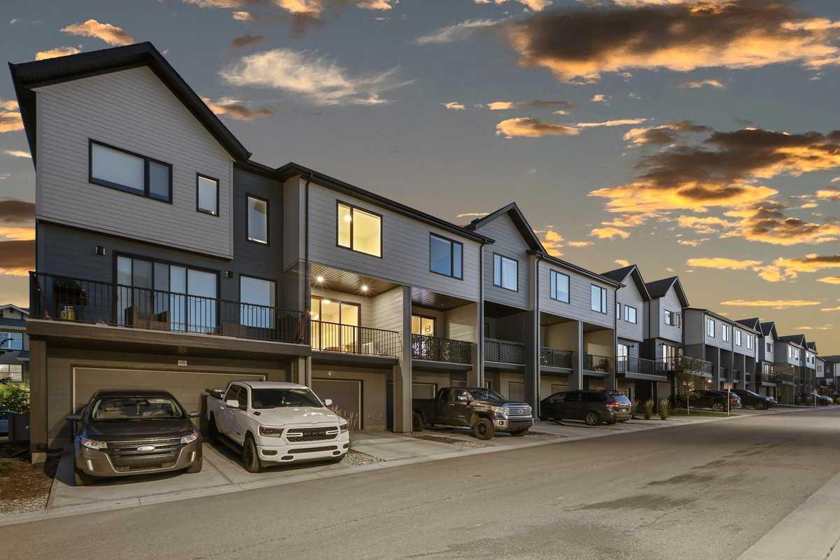 58 Evanscrest Court NW