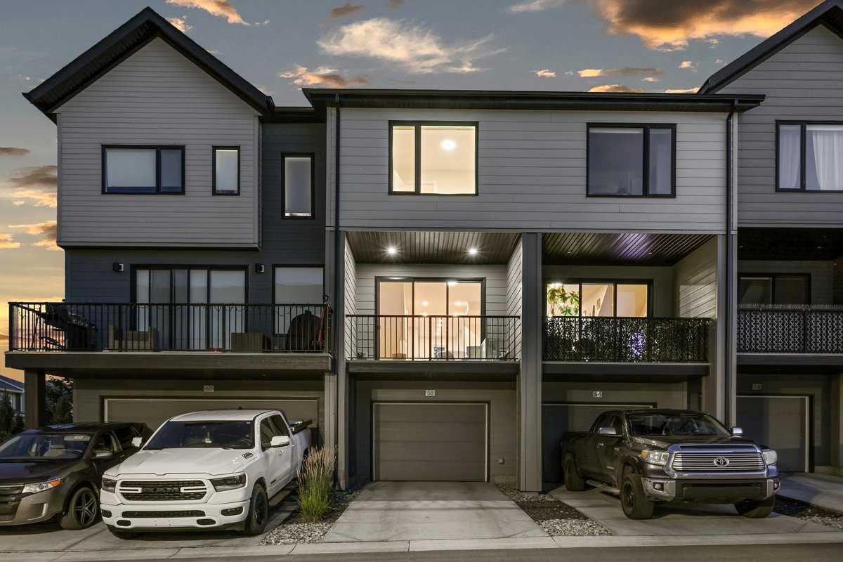 58 Evanscrest Court NW