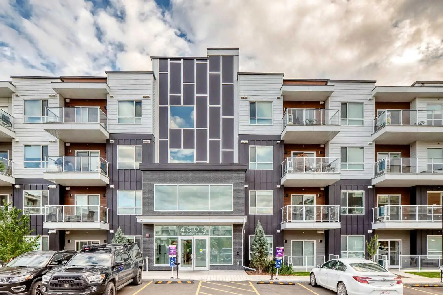 4320, 550 Belmont Street SW