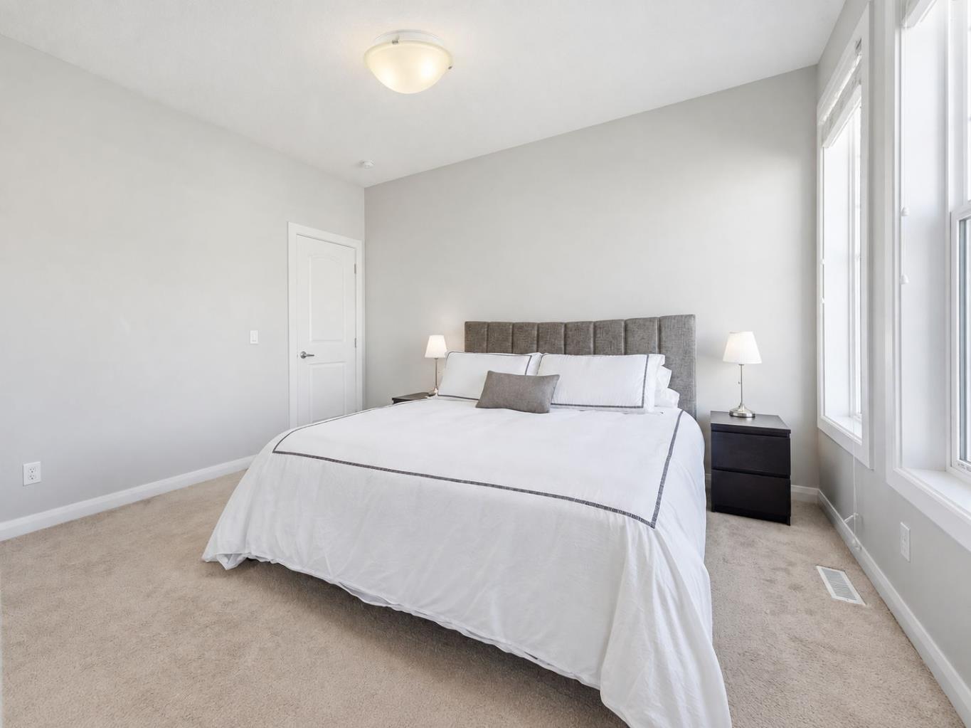 6 Evanscrest Heights NW