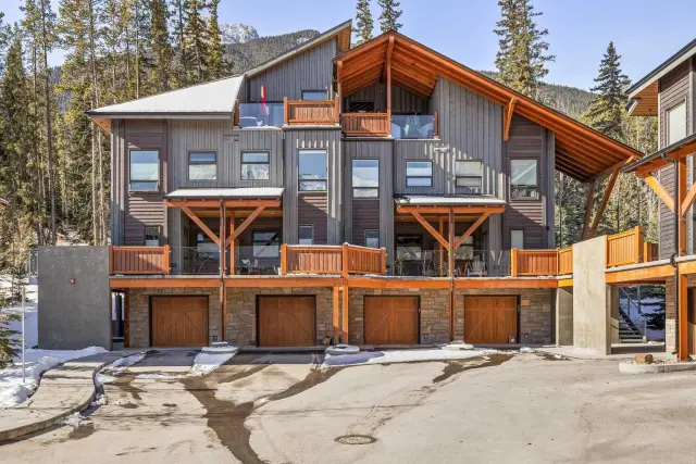 501H, 3000 Stewart Creek Drive 