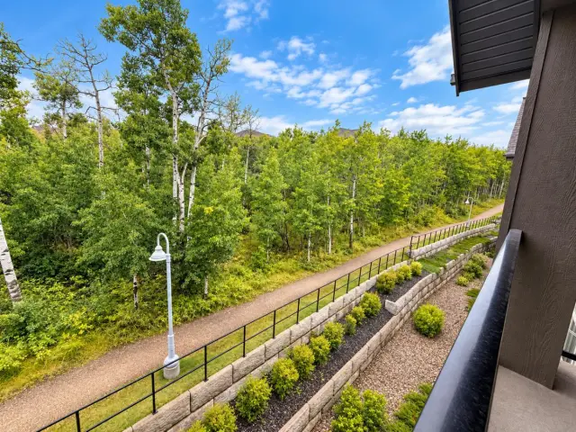 313, 25 Aspenmont Heights SW