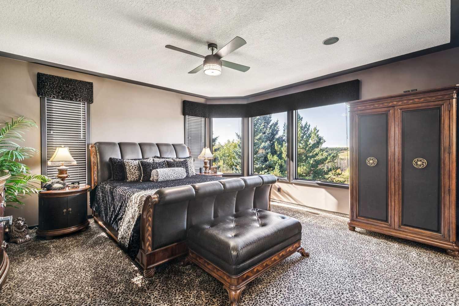 9 Evergreen Cove SW
