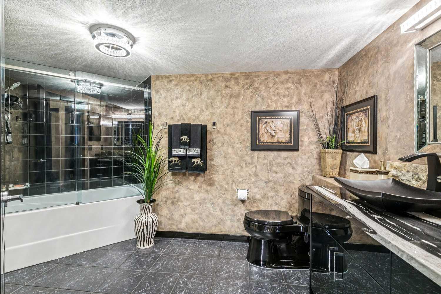 9 Evergreen Cove SW