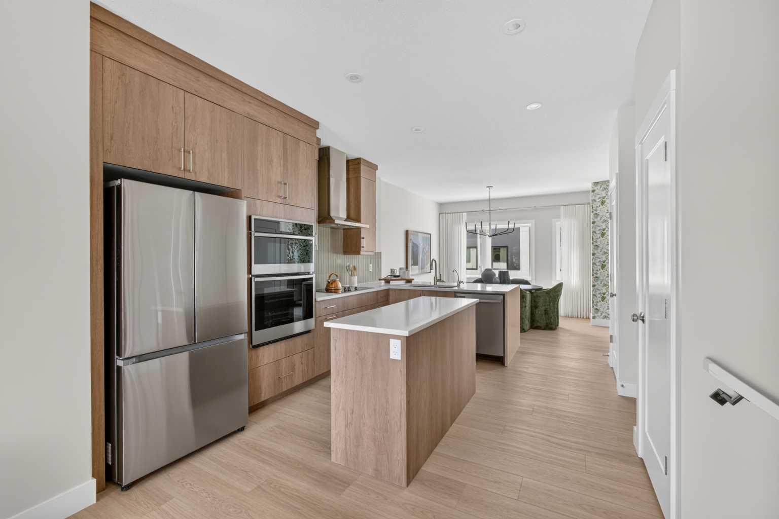 712 Sovereign Common SW