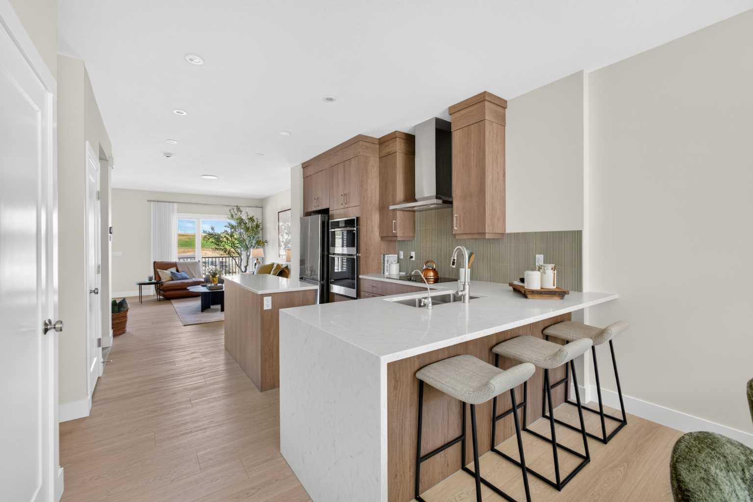 712 Sovereign Common SW